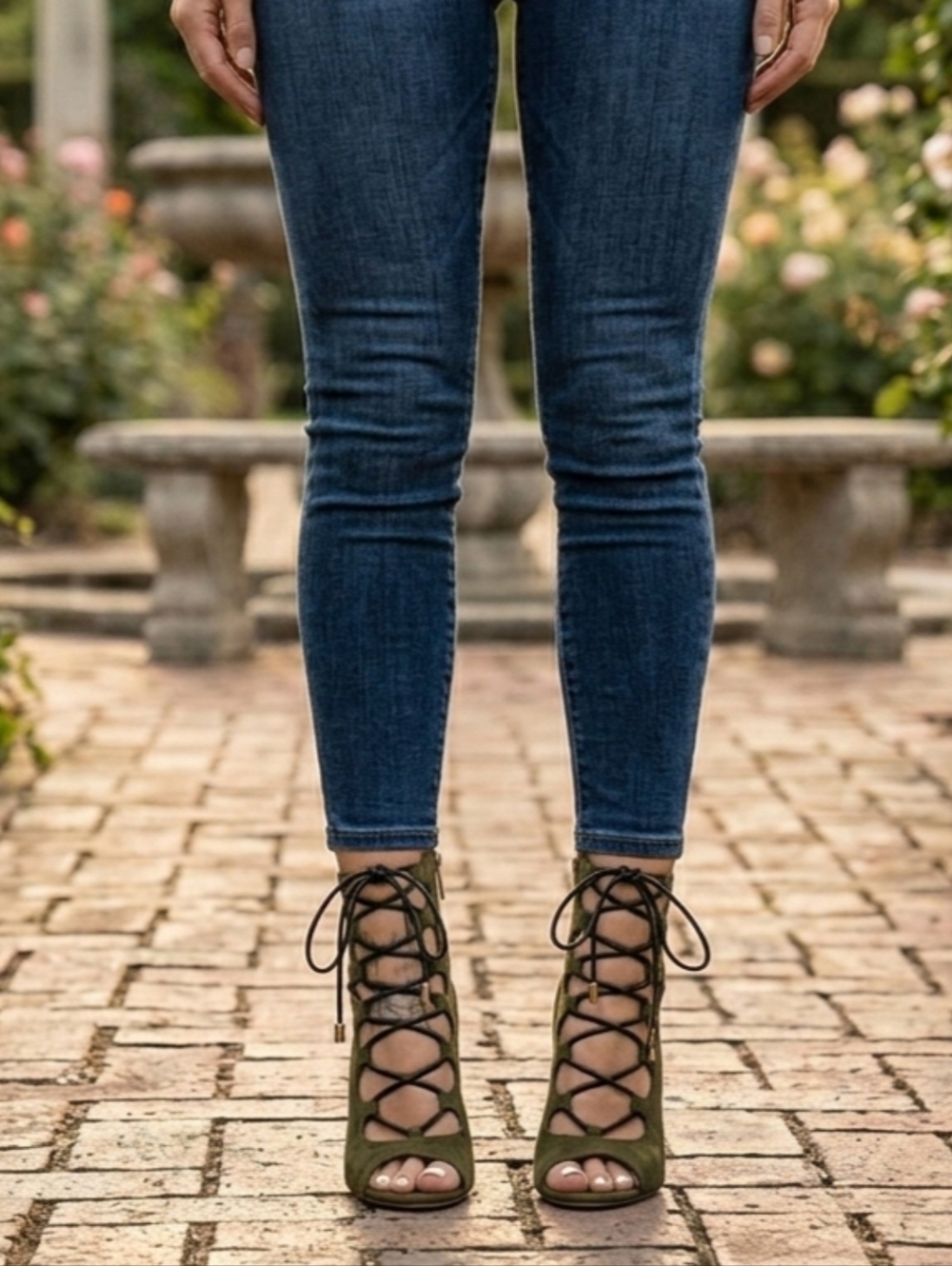 𝙇𝙖𝙨𝙩 5.5, 7 & 8🖤Olive Peep Toe Strappy